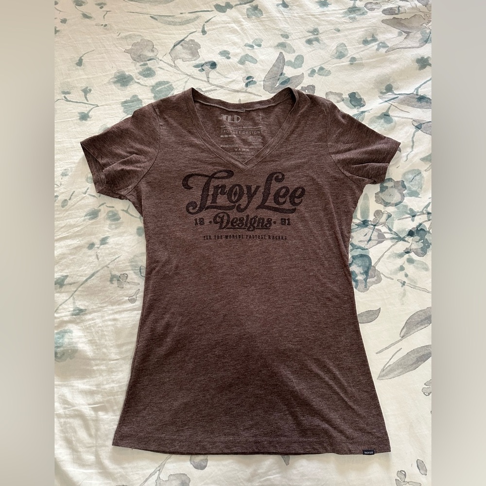 Troy Lee Designs v neck t-shirt. Women’s medium. Gently worn condition.